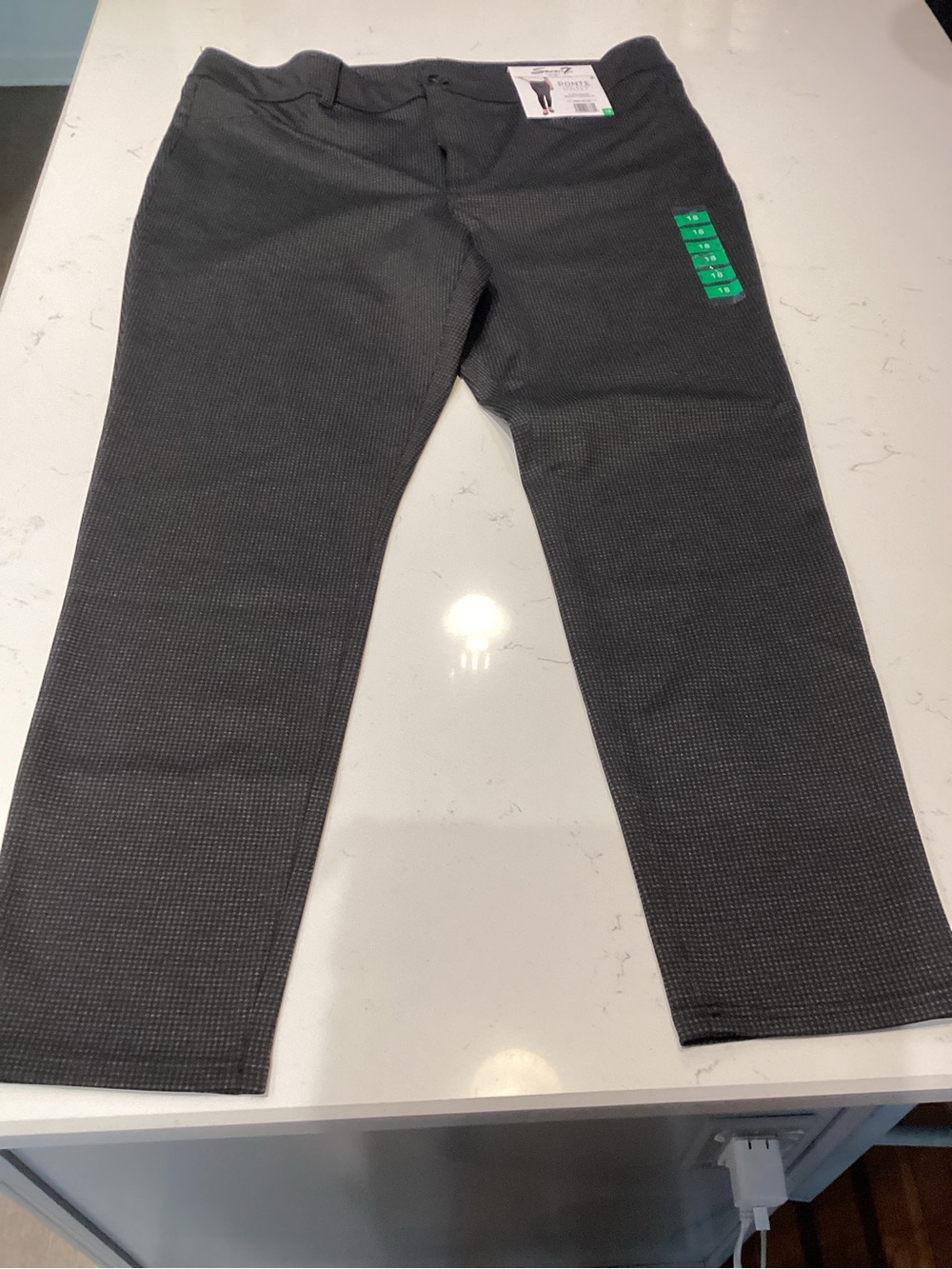 Seven7 Charcoal Textured Pull-On Ankle Pants